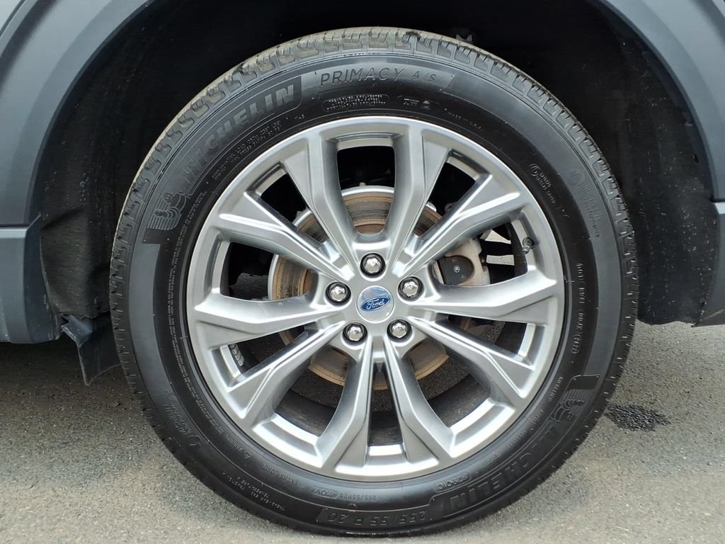 Used 2022 Ford Explorer XLT w/ Equipment Group 202A AWD/4WD image 25