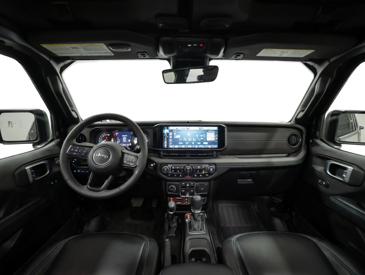 Used 2024 Jeep Wrangler Unlimited Rubicon 4xe AWD/4WD image 16