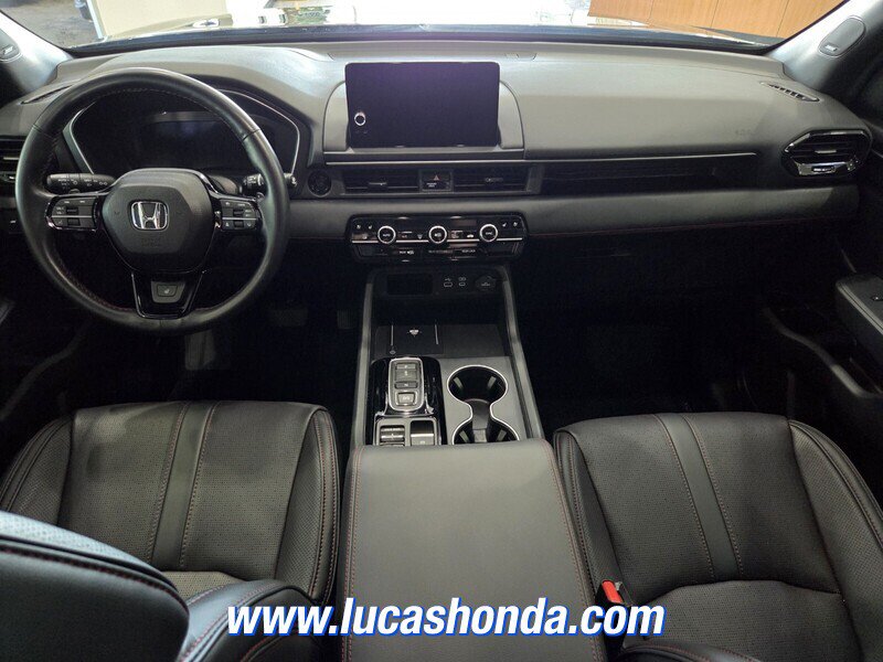 Used 2025 Honda Pilot Black Edition image 10