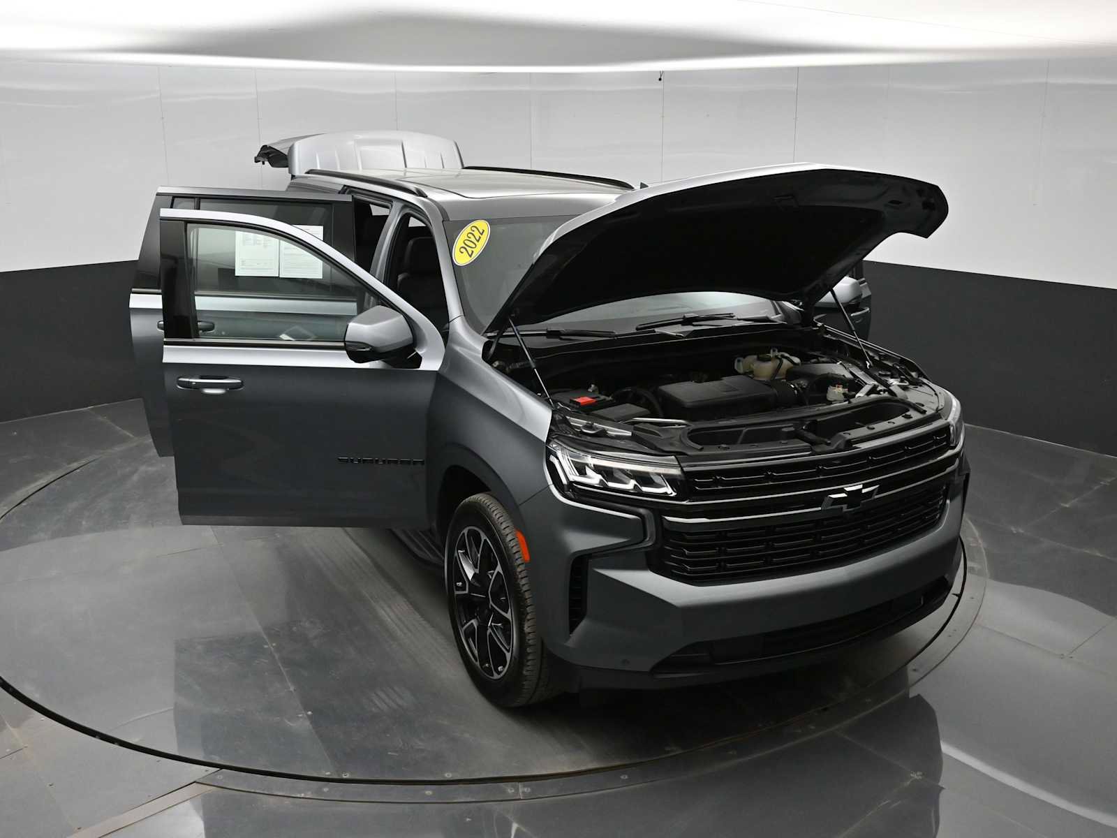 Used 2022 Chevrolet Suburban RST w/ Luxury Package AWD/4WD image 40