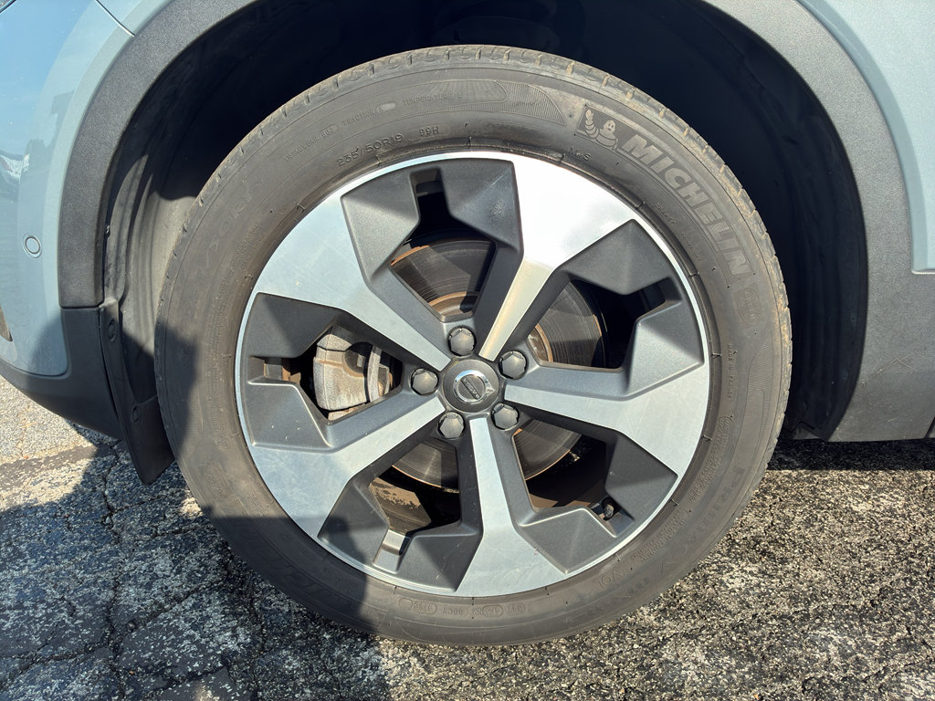 Used 2023 Volvo XC40 B4 Ultimate FWD image 30