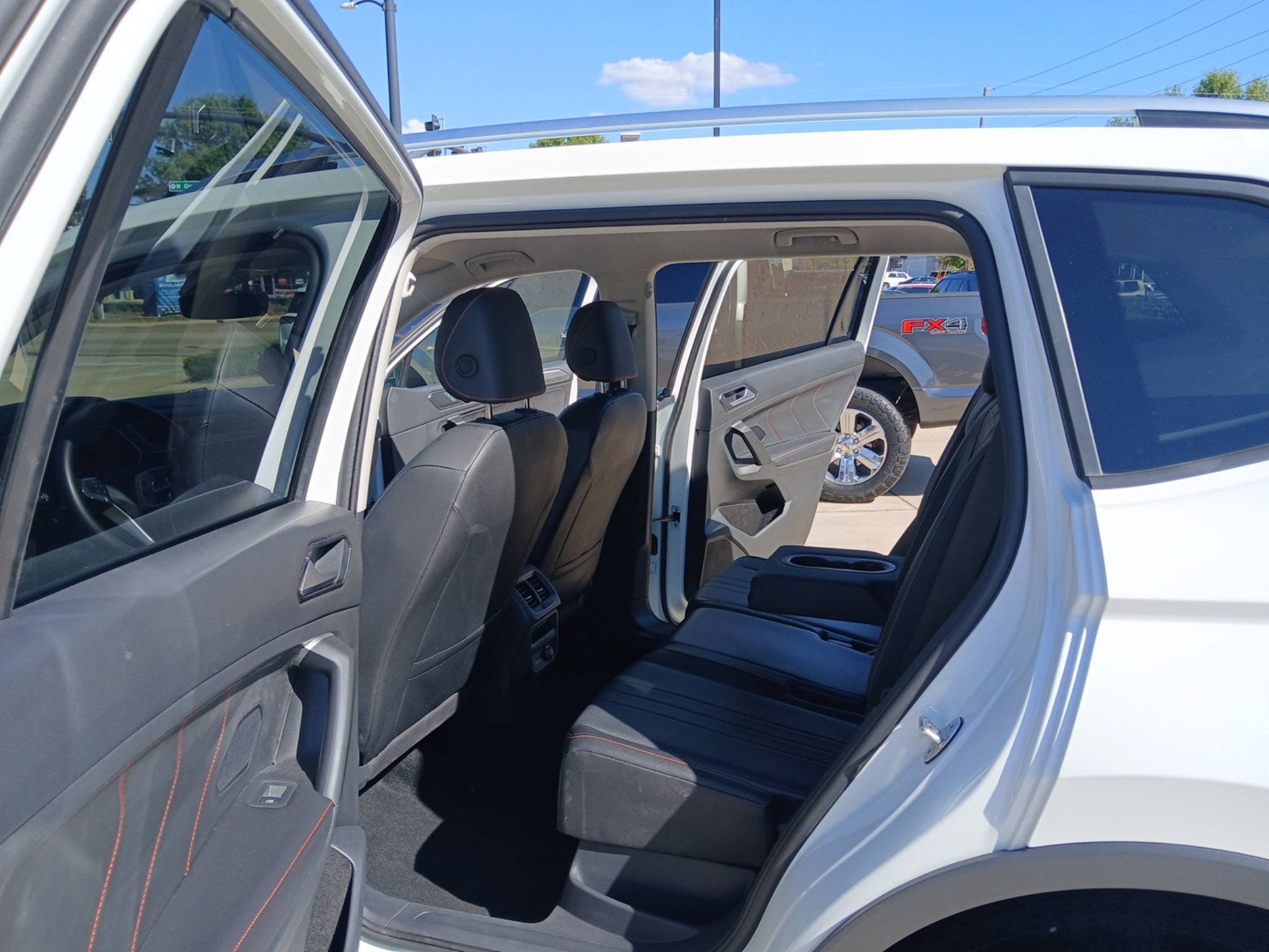 Used 2024 Volkswagen Tiguan Wolfsburg Edition AWD/4WD image 21