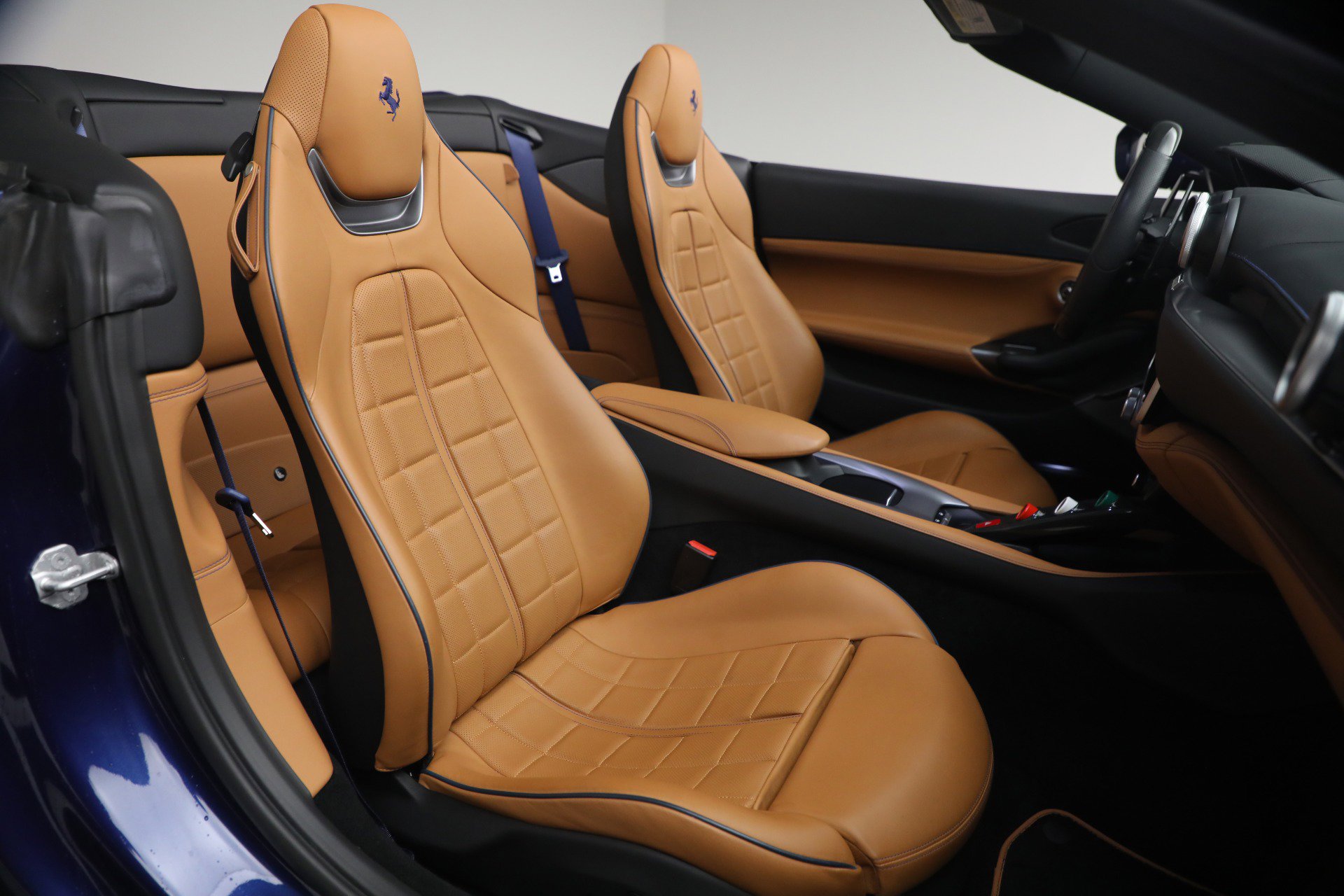 Certified 2020 Ferrari Portofino RWD image 18