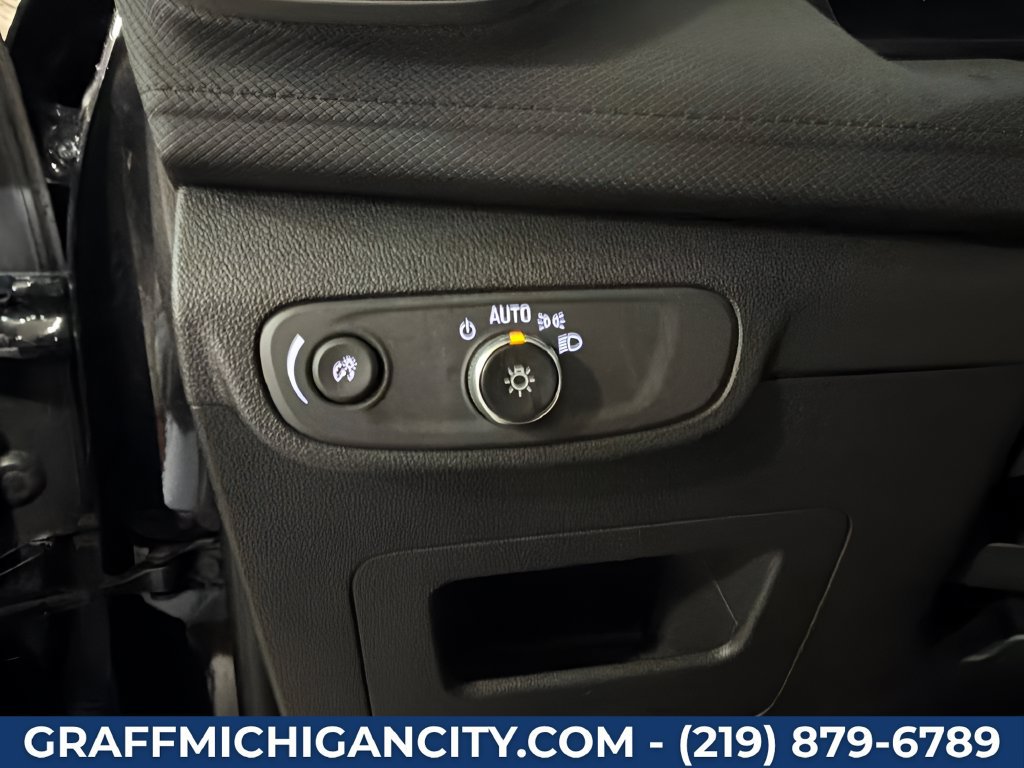 Used 2025 Chevrolet TrailBlazer LT AWD/4WD image 18
