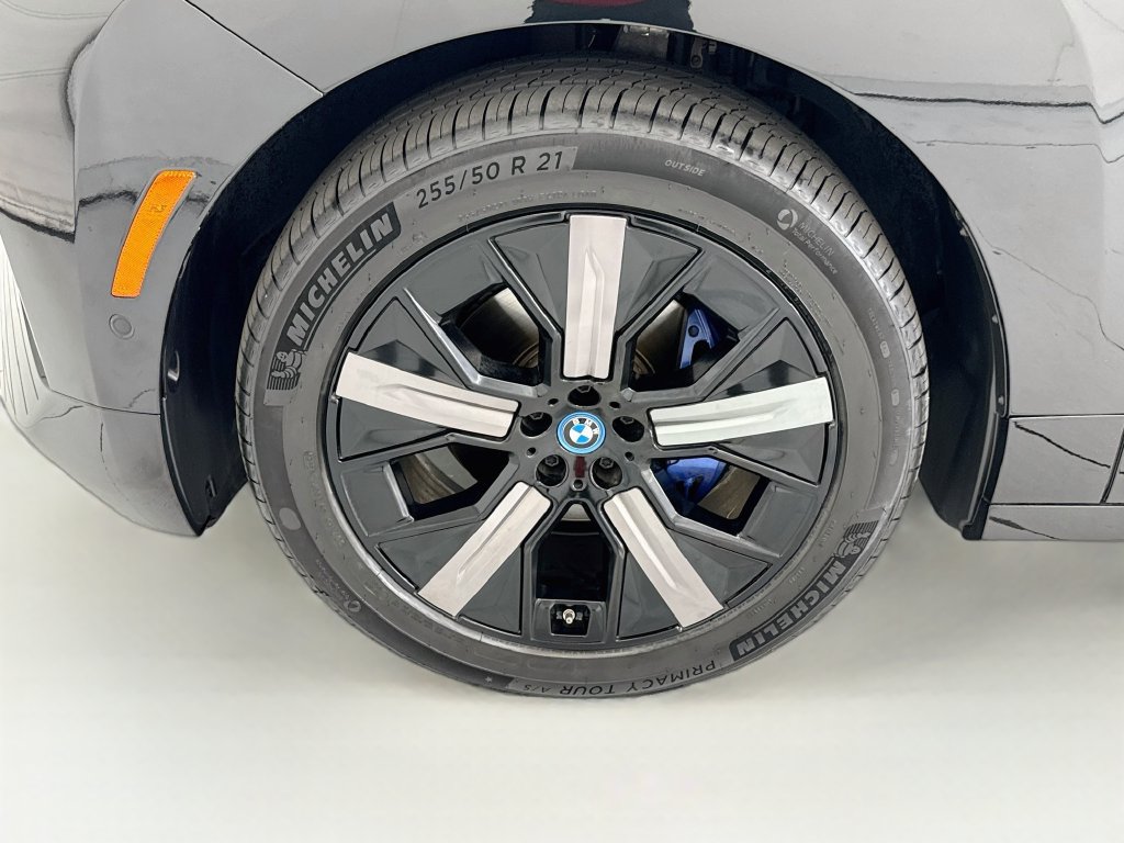 Certified 2024 BMW iX xDrive50 w/ Premium Package AWD/4WD image 28
