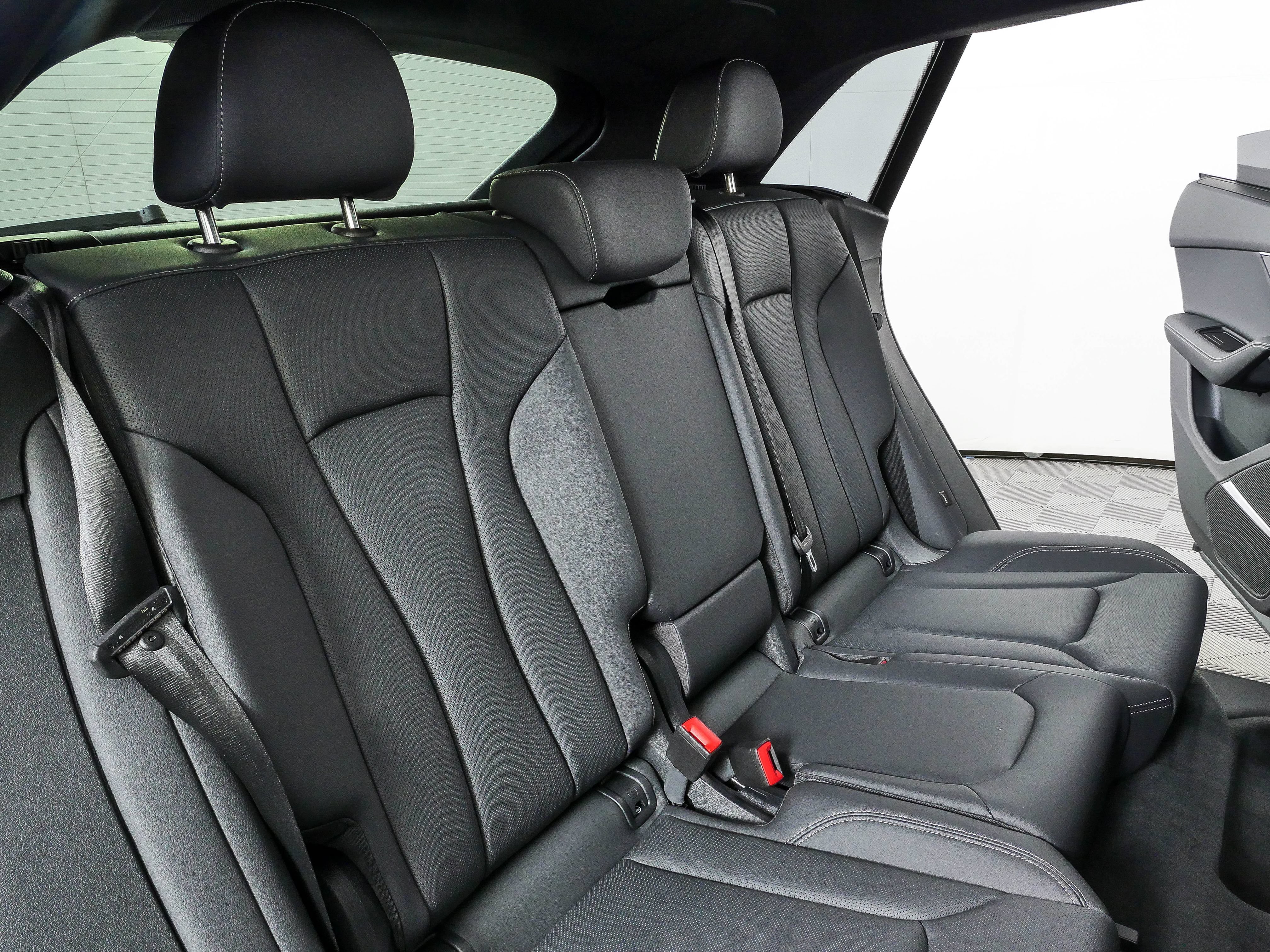 Used 2026 Audi Q8 Premium Plus AWD/4WD image 23