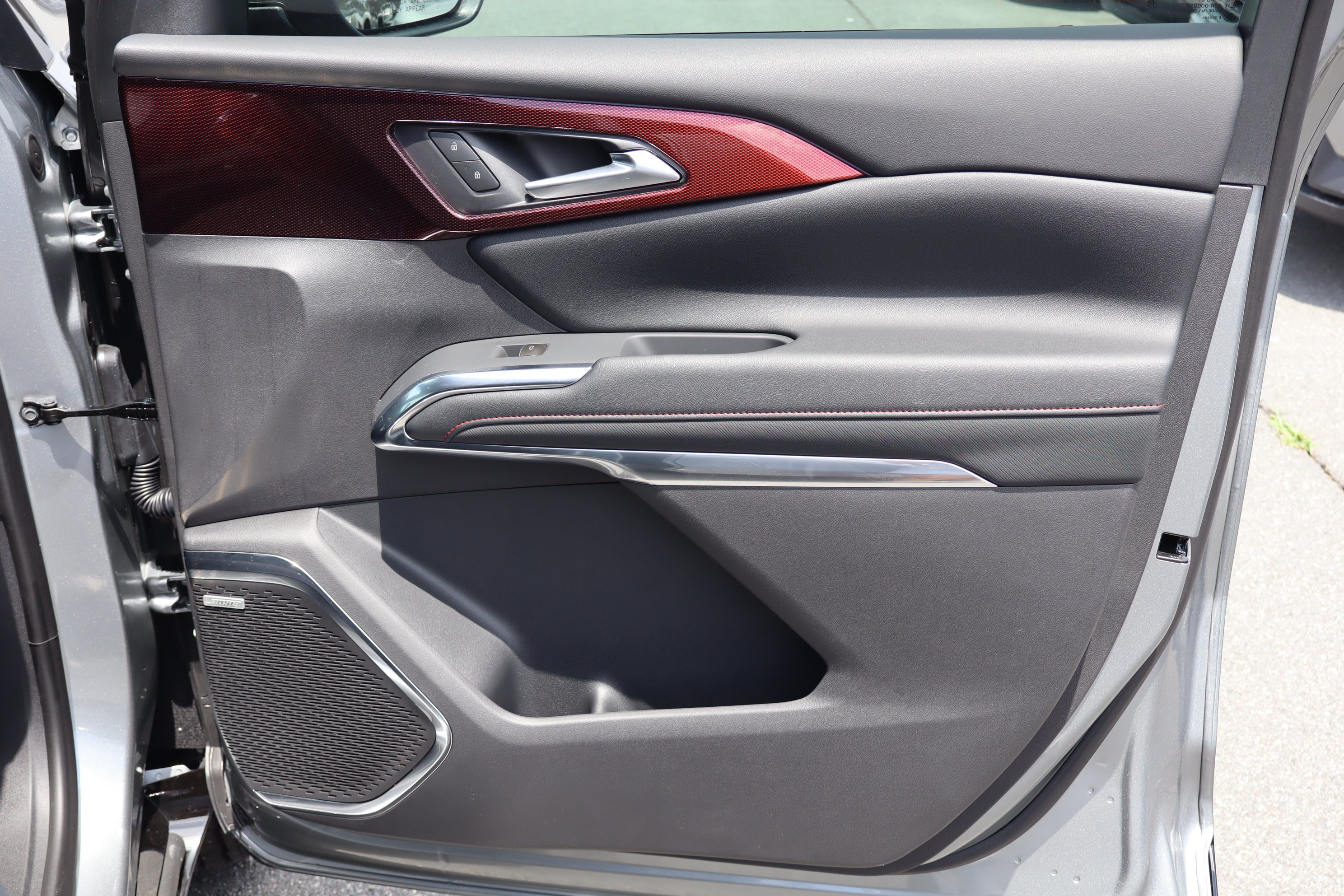 New 2026 Chevrolet Traverse RS w/ LPO, Cargo Package FWD image 29