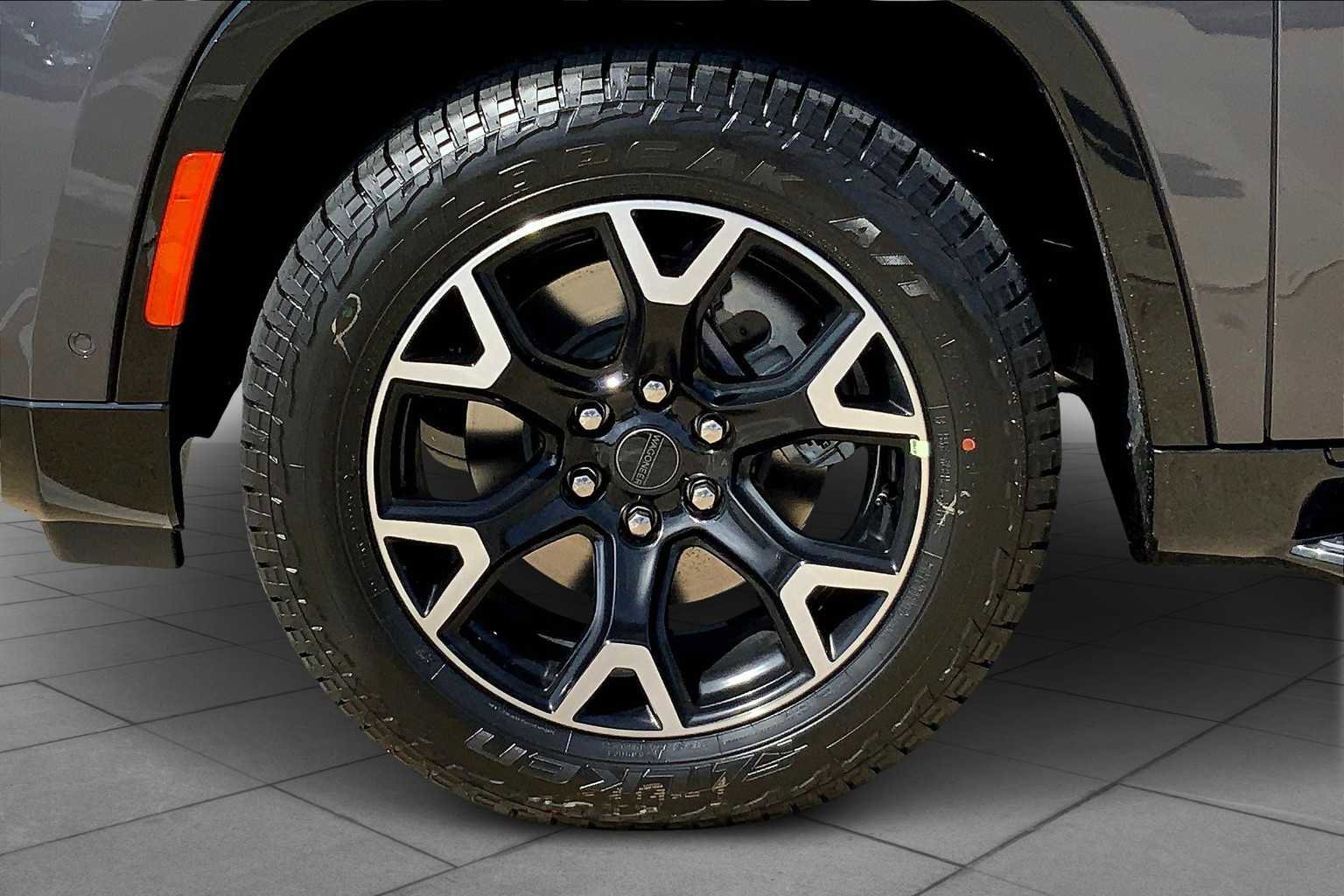 New 2025 Jeep Wagoneer Series II image 11