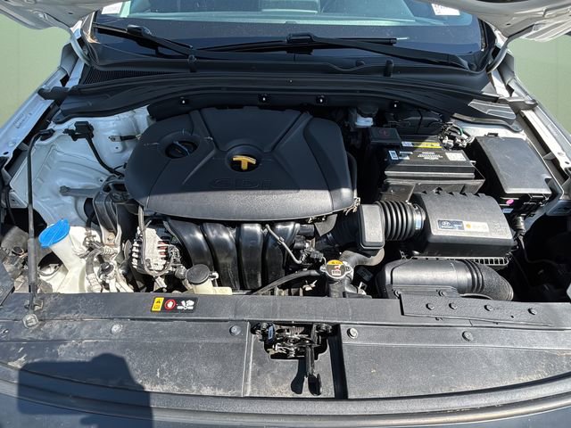 Used 2018 Hyundai Elantra GT FWD image 10