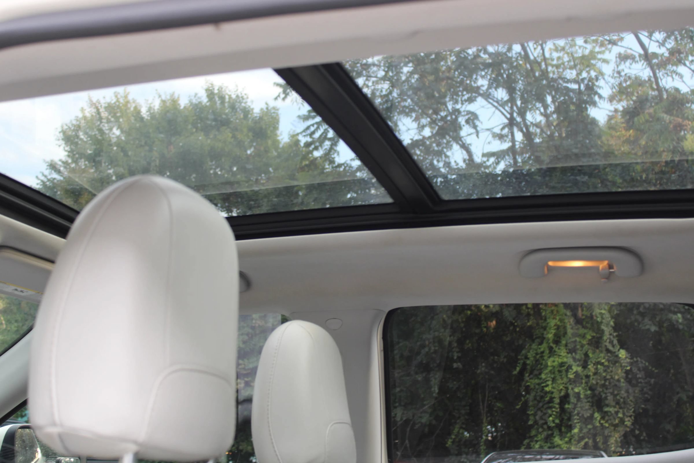 Used 2019 Jeep Compass Latitude FWD image 18