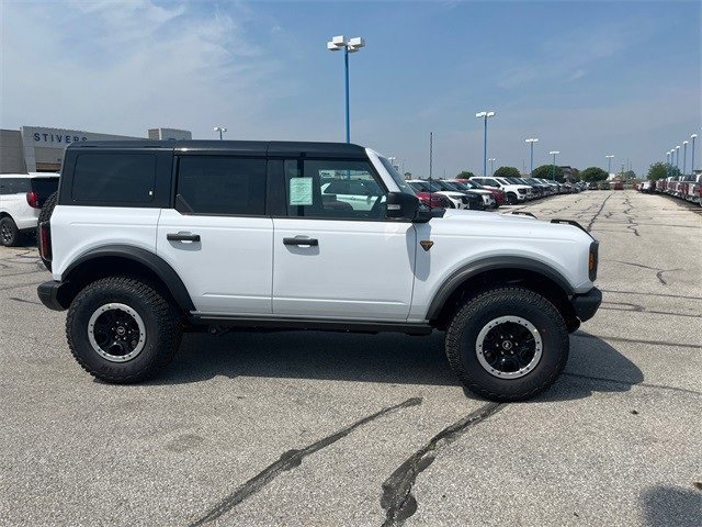 New 2025 Ford Bronco Badlands image 3