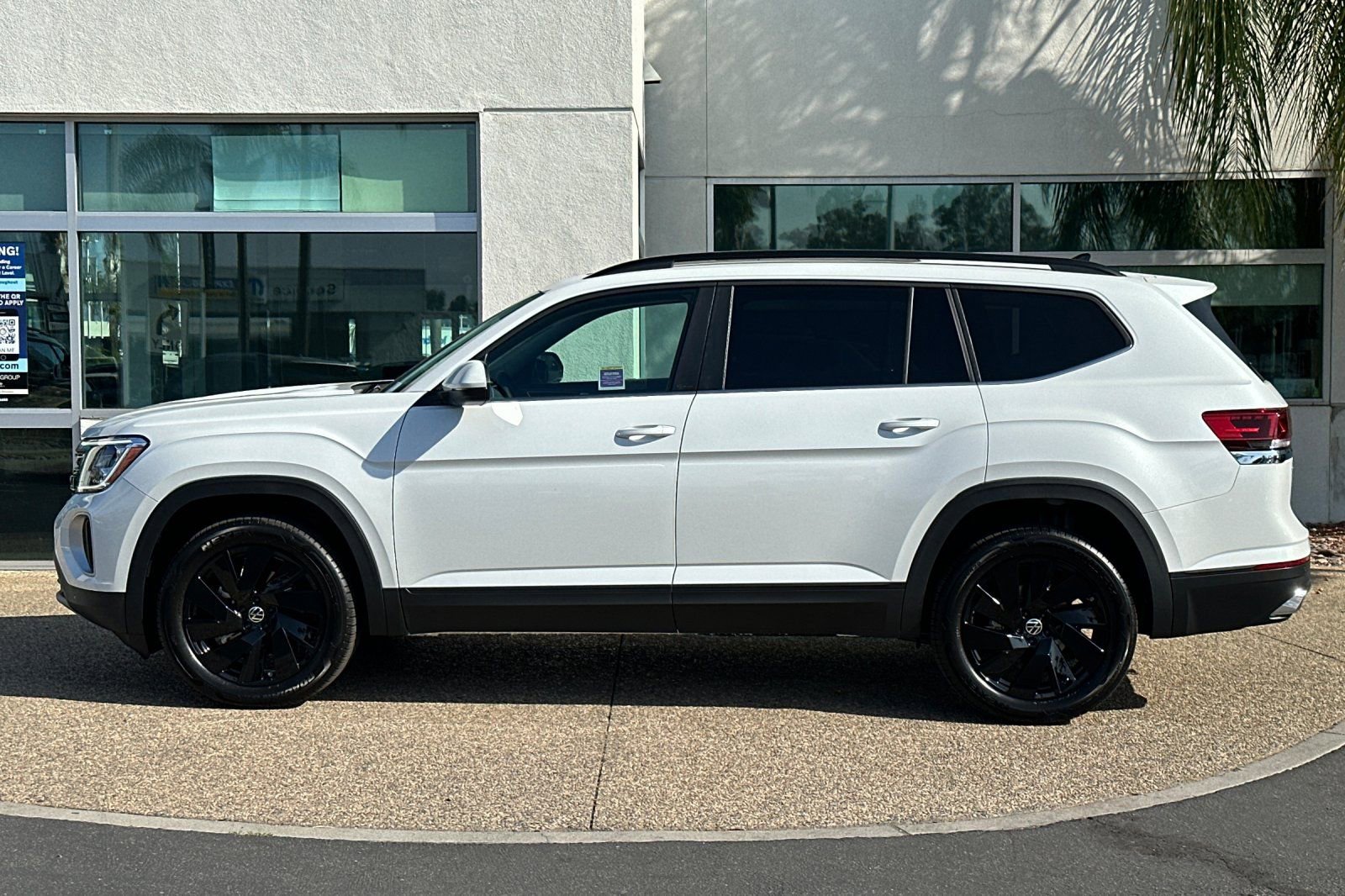 New 2026 Volkswagen Atlas SE image 7