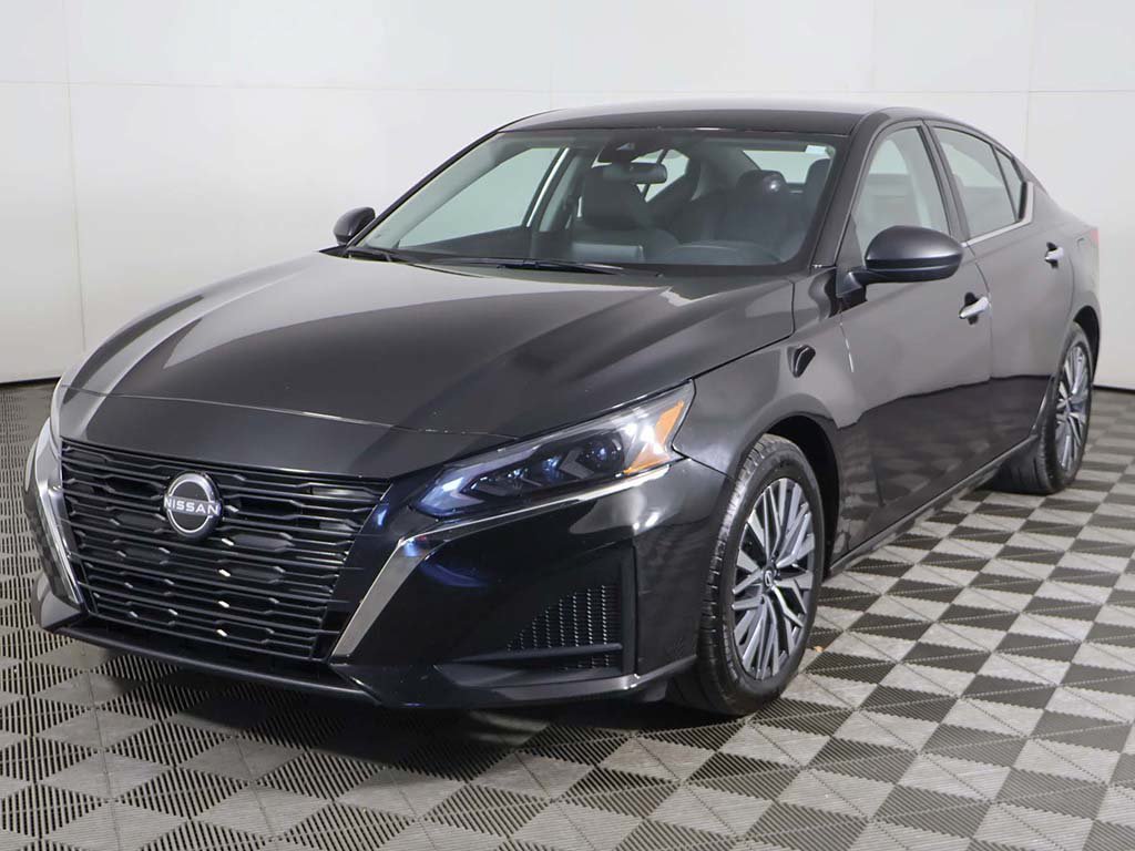Used 2025 Nissan Altima 2.5 SV FWD image 5