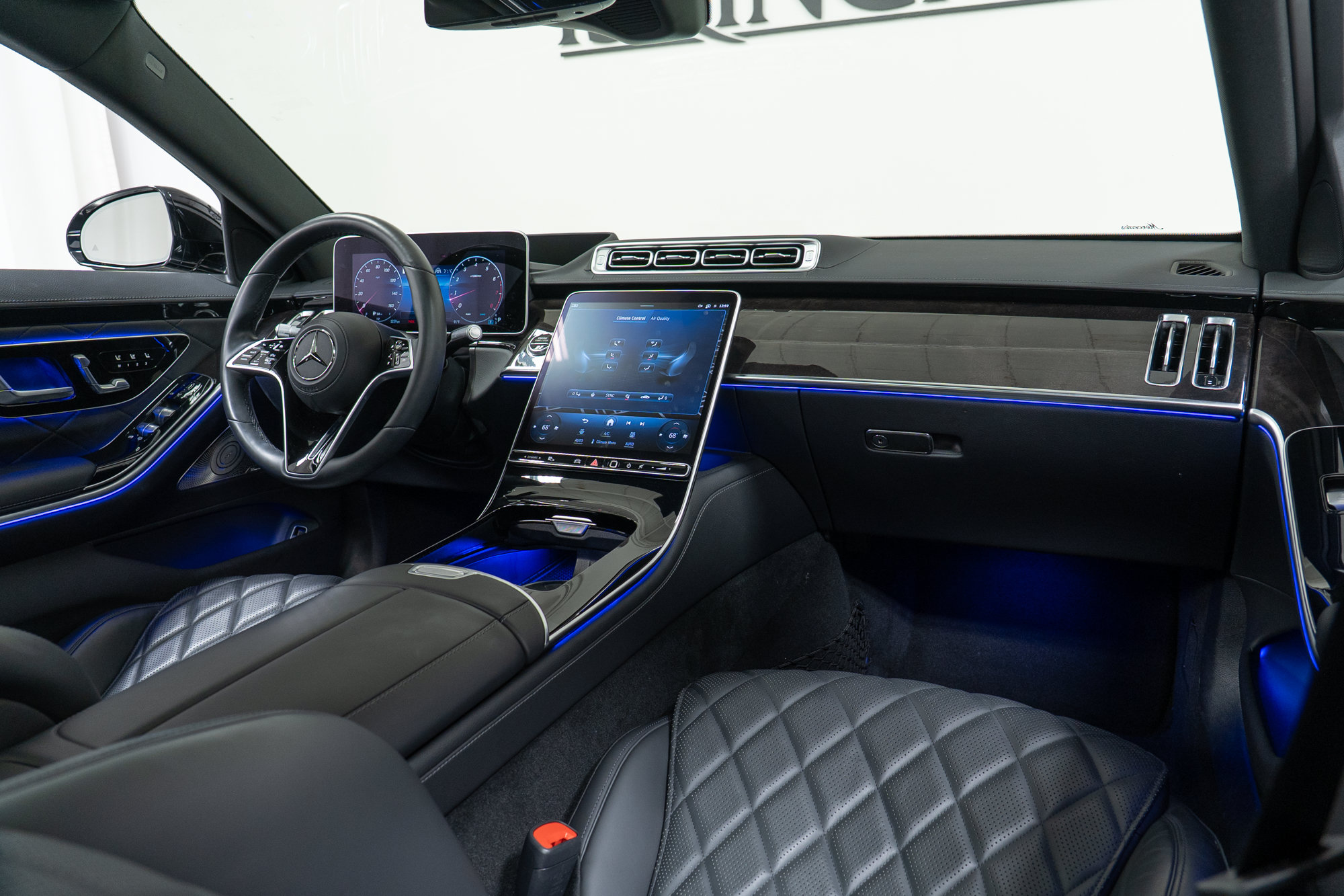 Certified 2023 Mercedes-Benz S 500 4MATIC w/ 3D Technology Package image 13