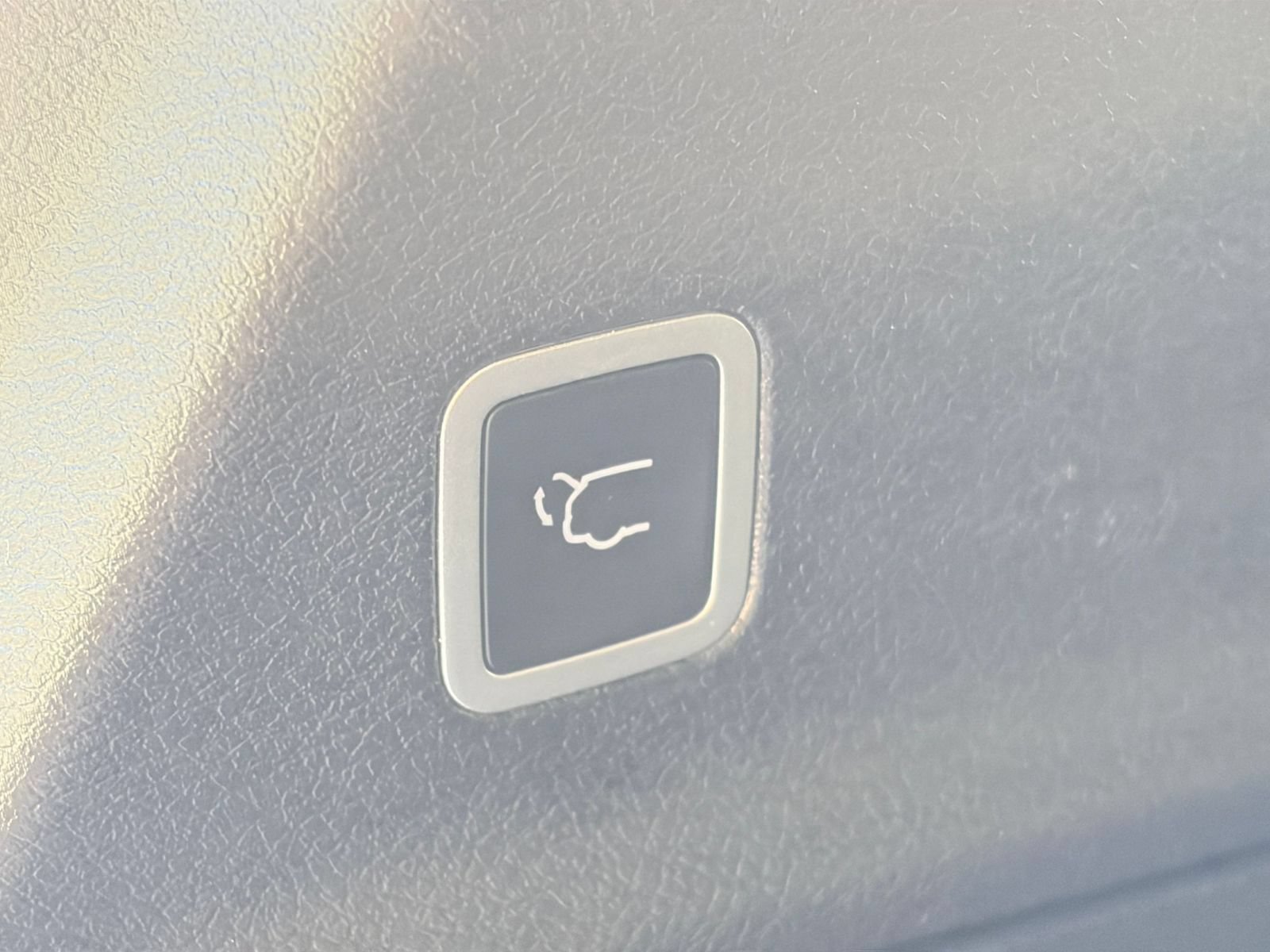 Used 2025 Chrysler Pacifica Limited FWD image 25