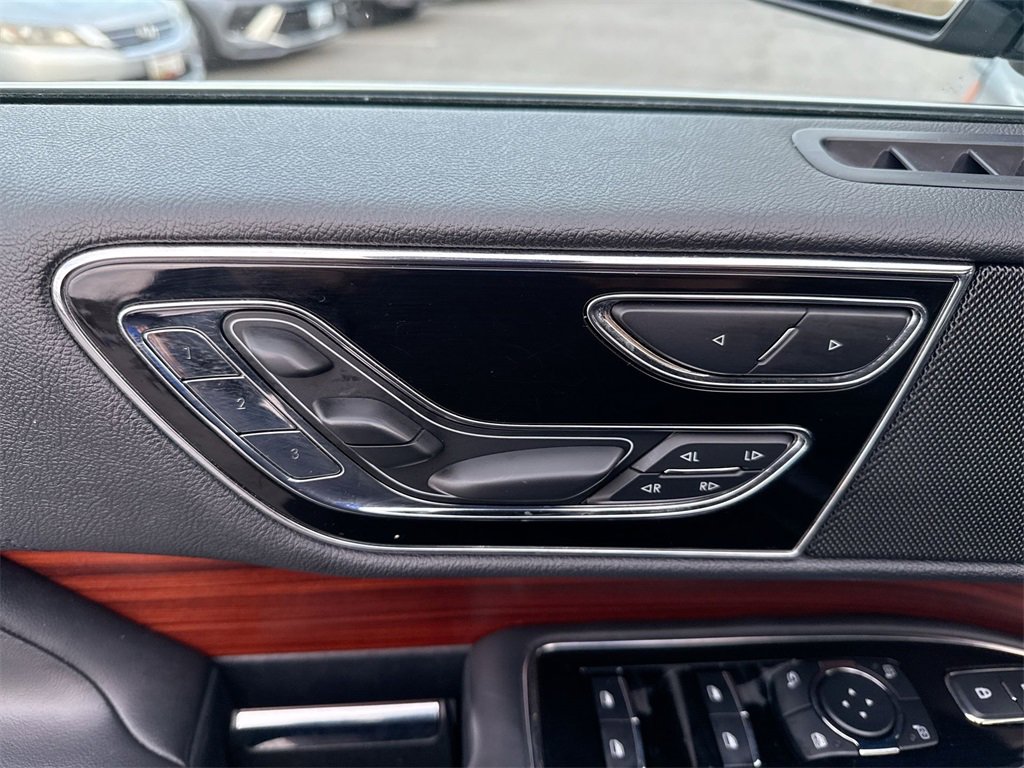 Used 2023 Lincoln Navigator Reserve image 14