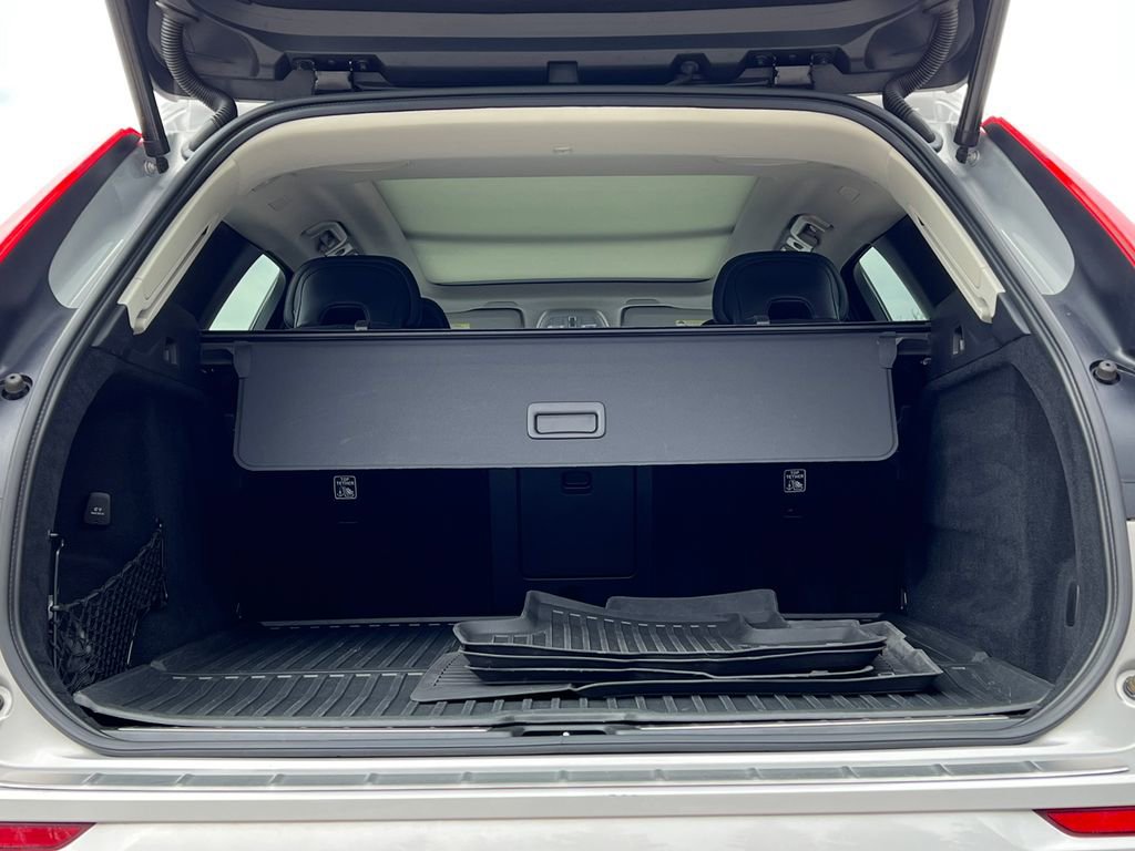 Used 2023 Volvo XC60 T8 Ultimate w/ Climate Package AWD/4WD image 41