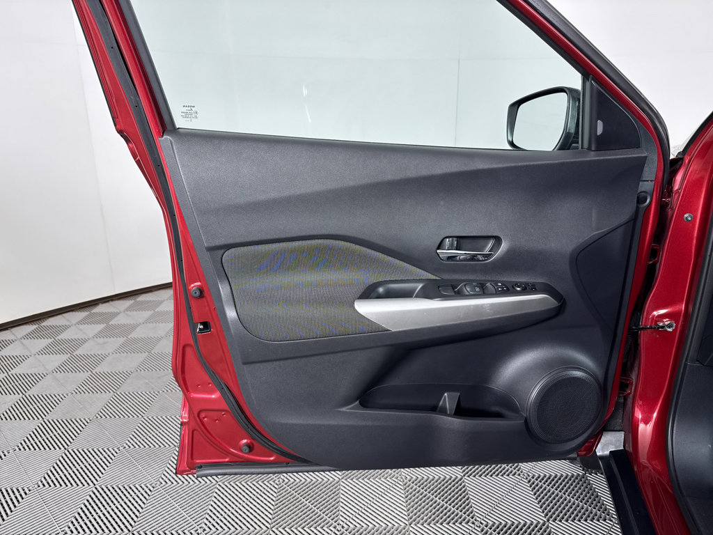 Used 2019 Nissan Kicks SV FWD image 23
