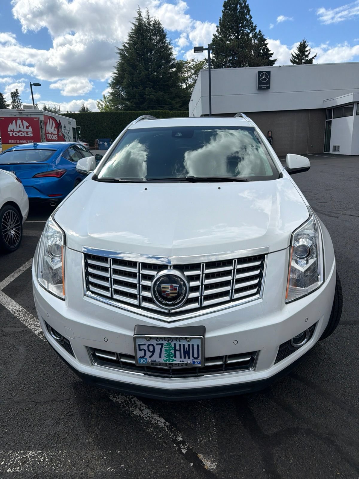 Used 2016 Cadillac SRX Premium w/ Driver Assist Package AWD/4WD image 2
