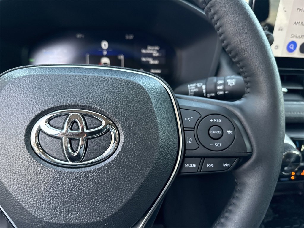 Used 2025 Toyota RAV4 Limited image 25