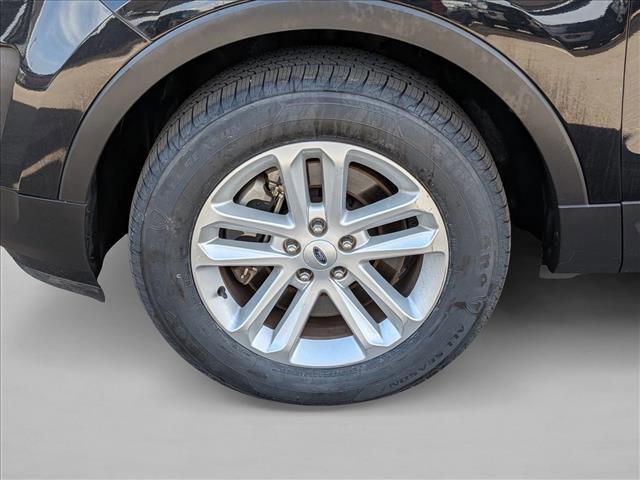 Used 2016 Ford Explorer XLT w/ Equipment Group 202A AWD/4WD image 9