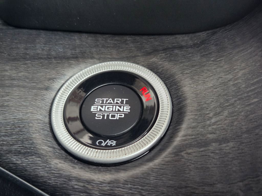 Used 2023 Jeep Grand Cherokee Overland w/ Luxury Tech Group IV image 9