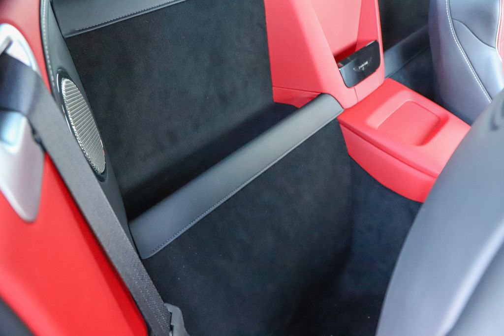 Used 2025 Aston Martin V8 Vantage Coupe image 53