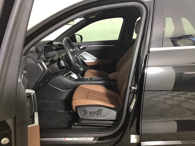 Used 2020 Audi Q3 2.0T Premium w/ Convenience Package image 9