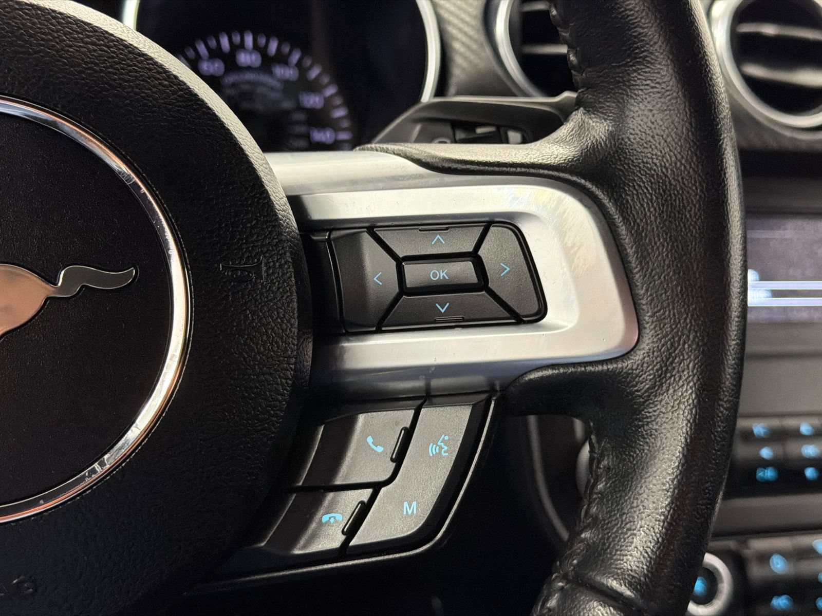 Used 2022 Ford Mustang Convertible RWD image 19