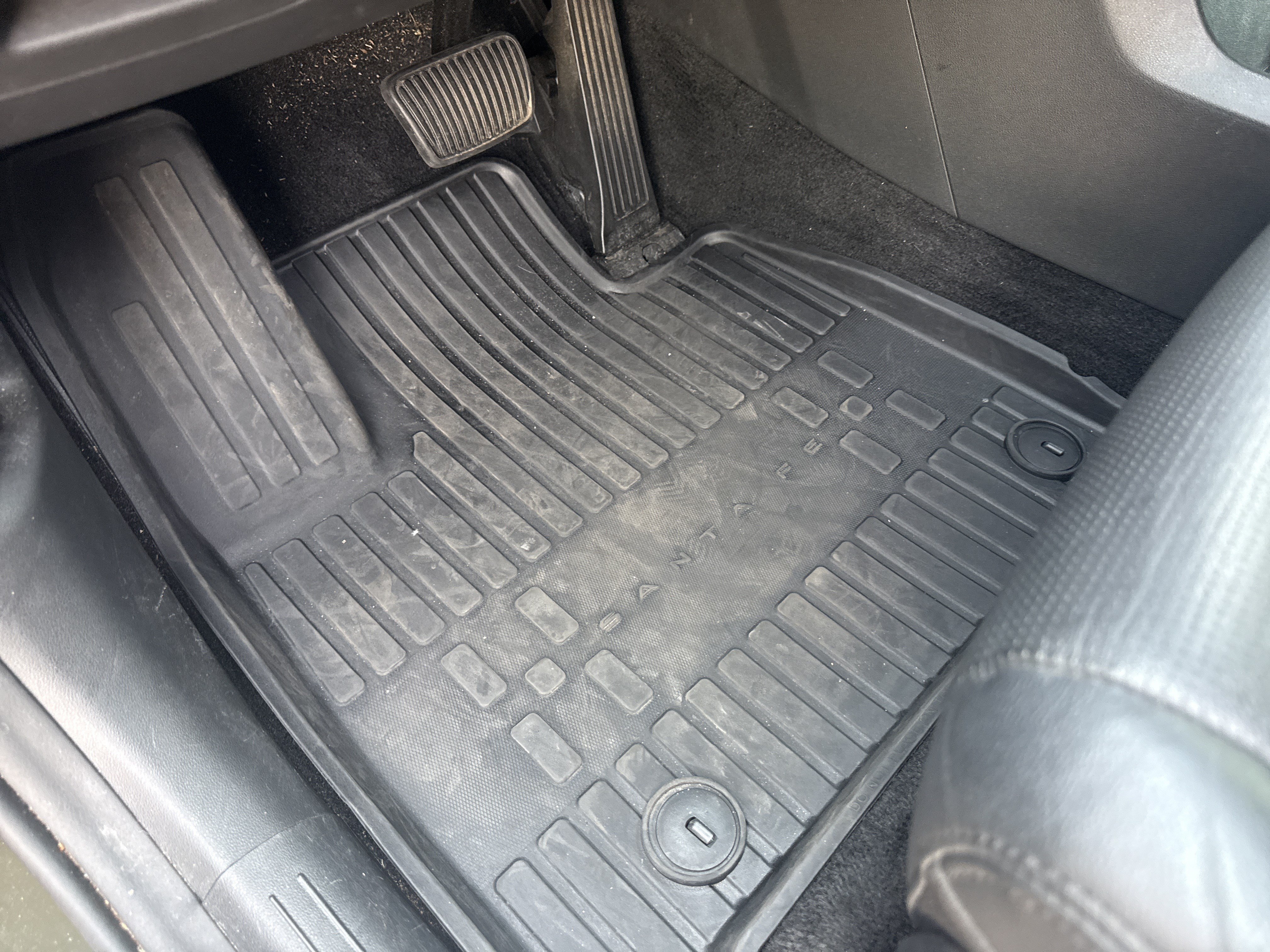 Used 2025 Hyundai Santa Fe Limited AWD/4WD image 17