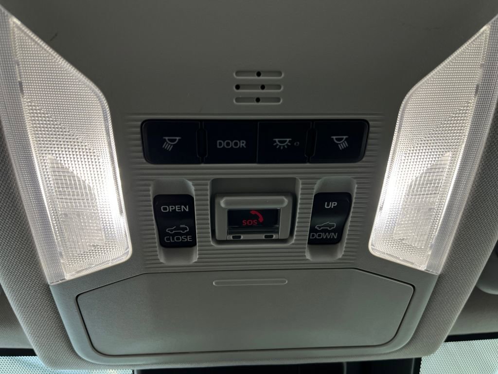 Used 2022 Toyota RAV4 XLE w/ Convenience Package image 34