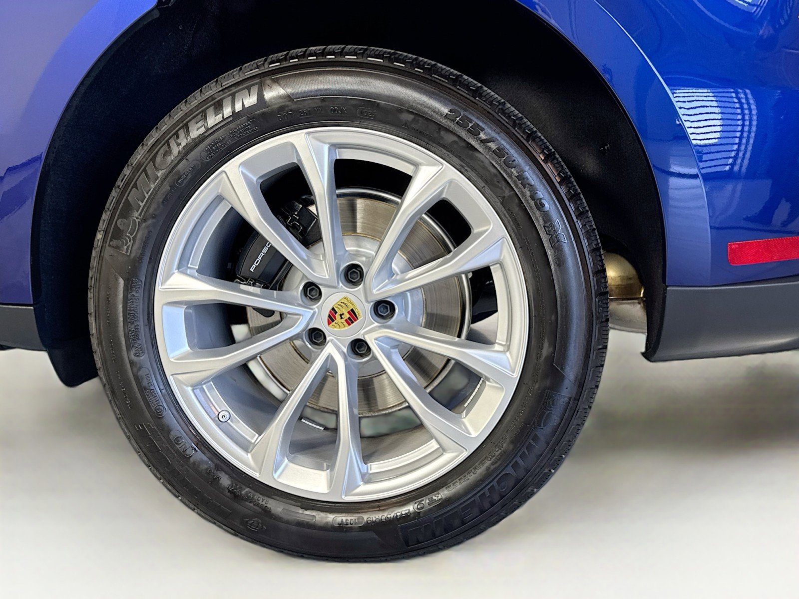 Certified 2026 Porsche Macan AWD/4WD image 25