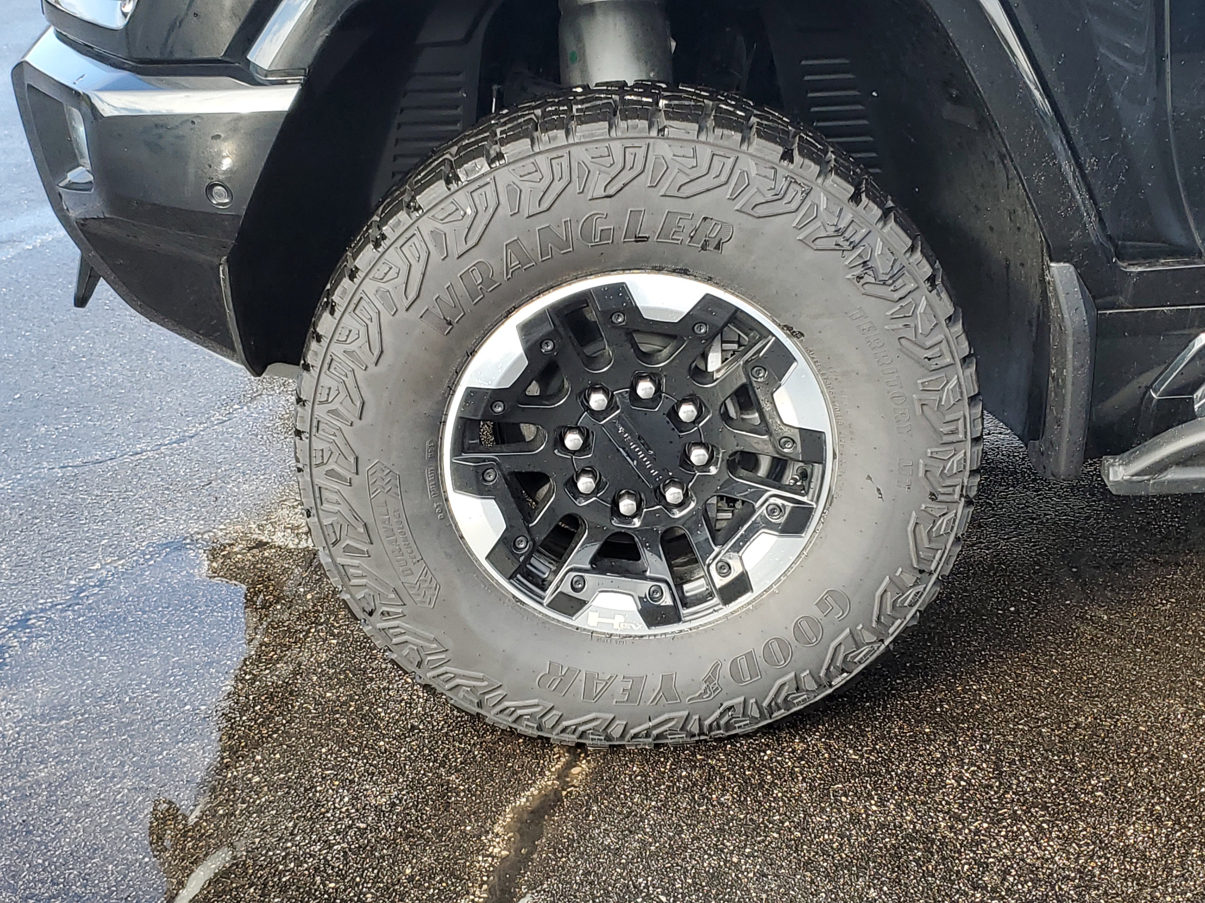 Used 2024 GMC Hummer EV 2X w/ Extreme Off-Road Package image 10