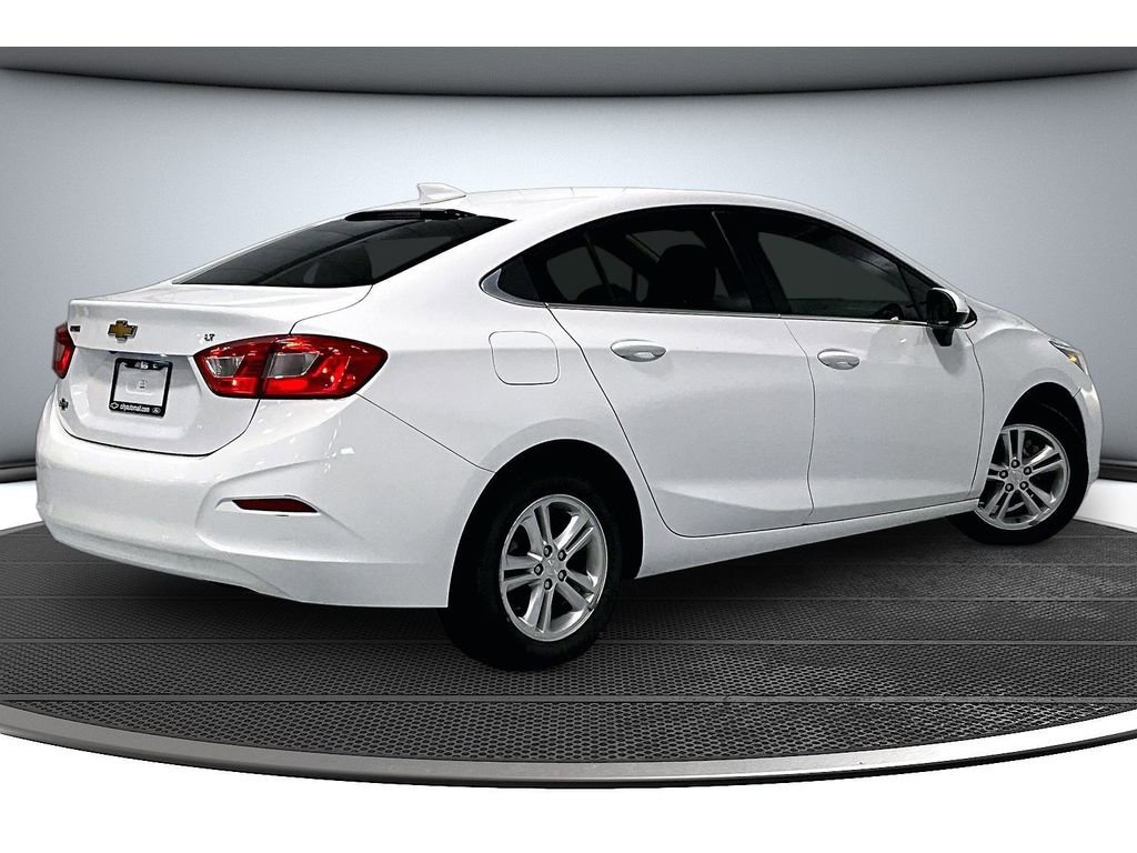 Used 2018 Chevrolet Cruze LT FWD image 15