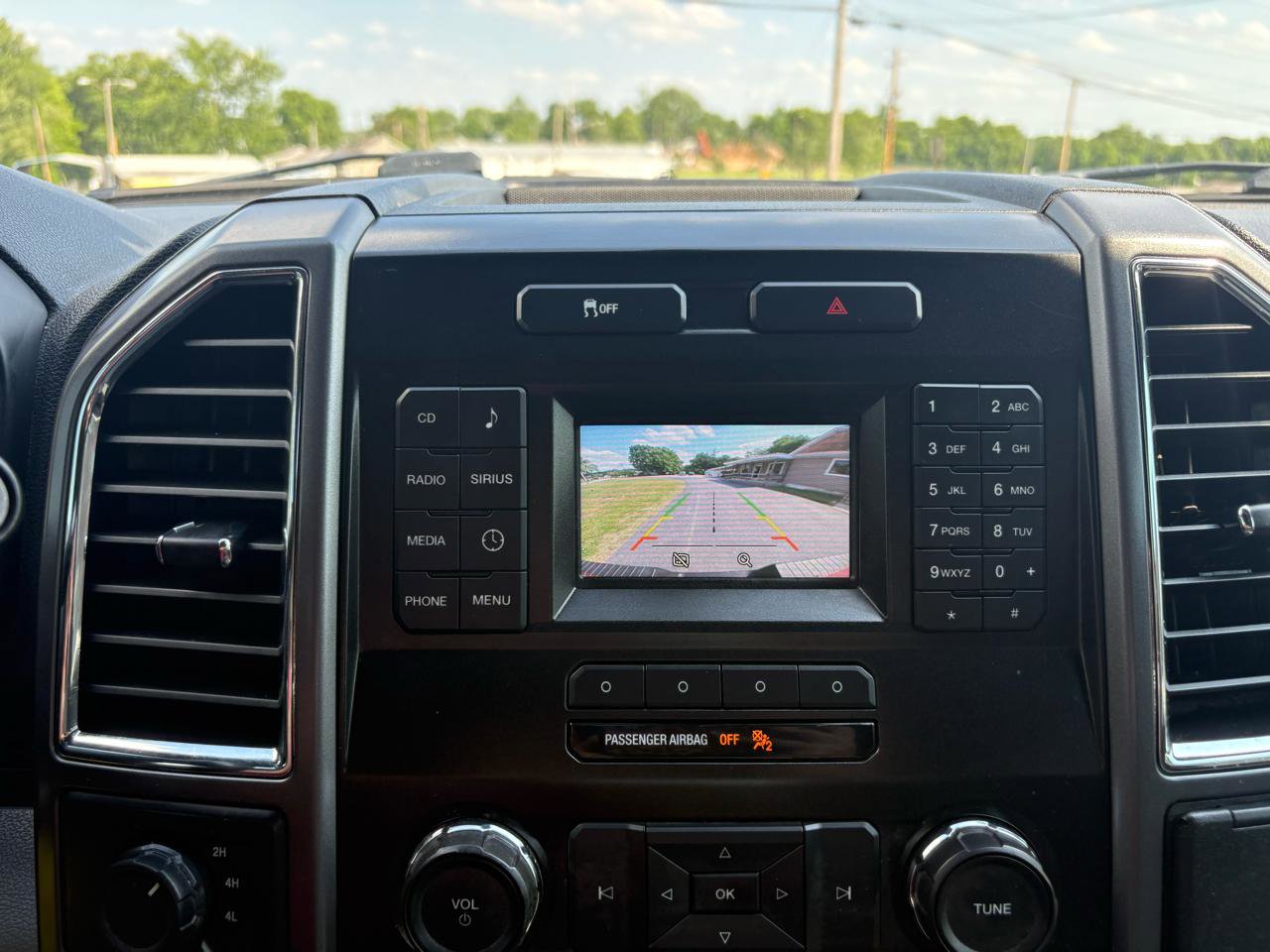 Used 2015 Ford F150 XLT w/ Equipment Group 301A Mid AWD/4WD image 17
