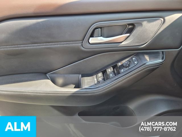 Used 2023 Nissan Rogue SV w/ SV Premium B Package image 26