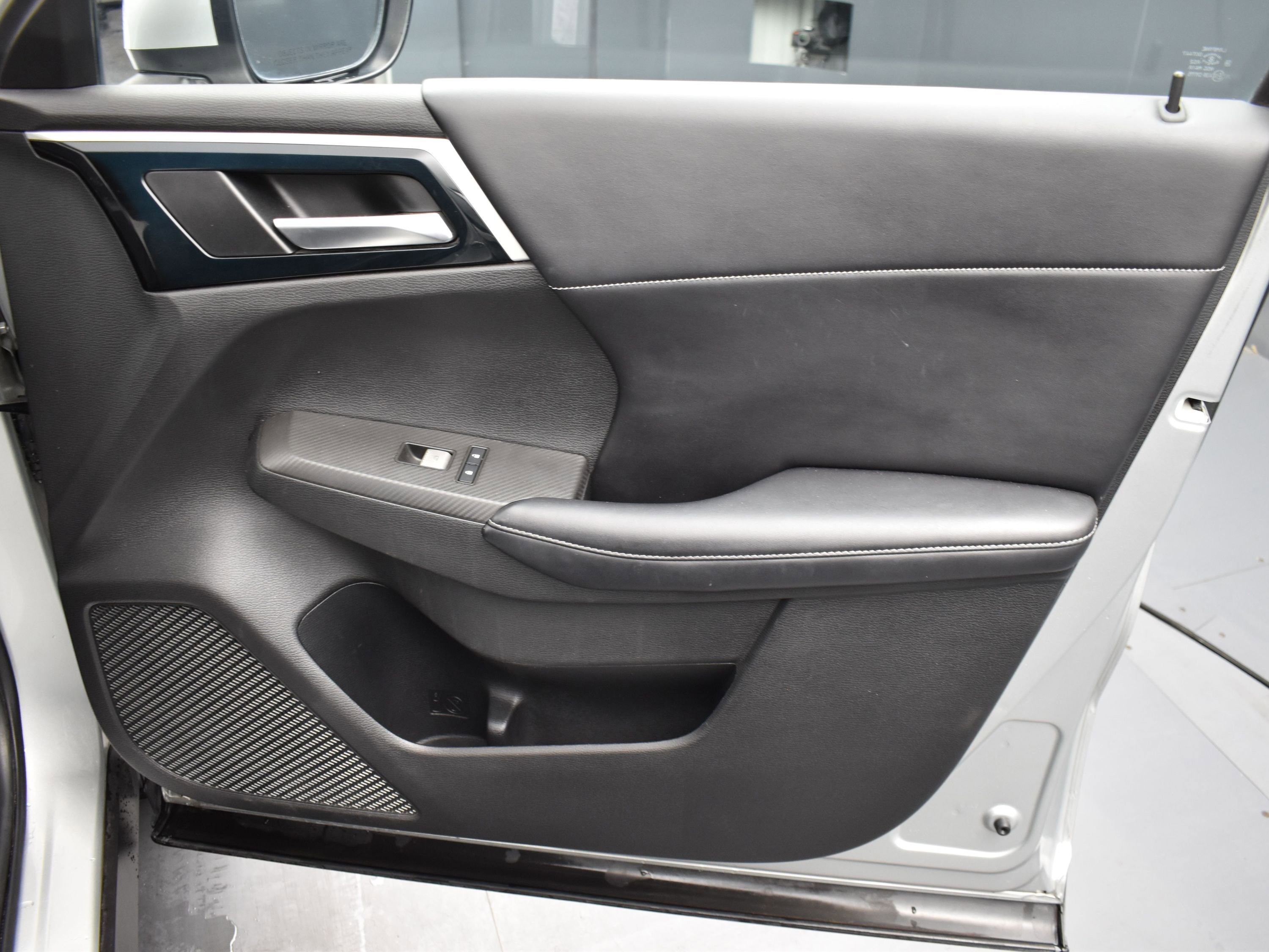 Used 2022 Mitsubishi Outlander SE image 6