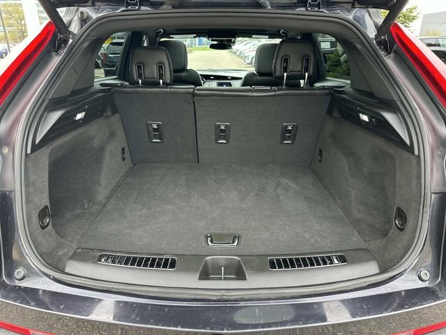 Used 2023 Cadillac XT4 Premium Luxury w/ Cold Weather Package FWD image 9