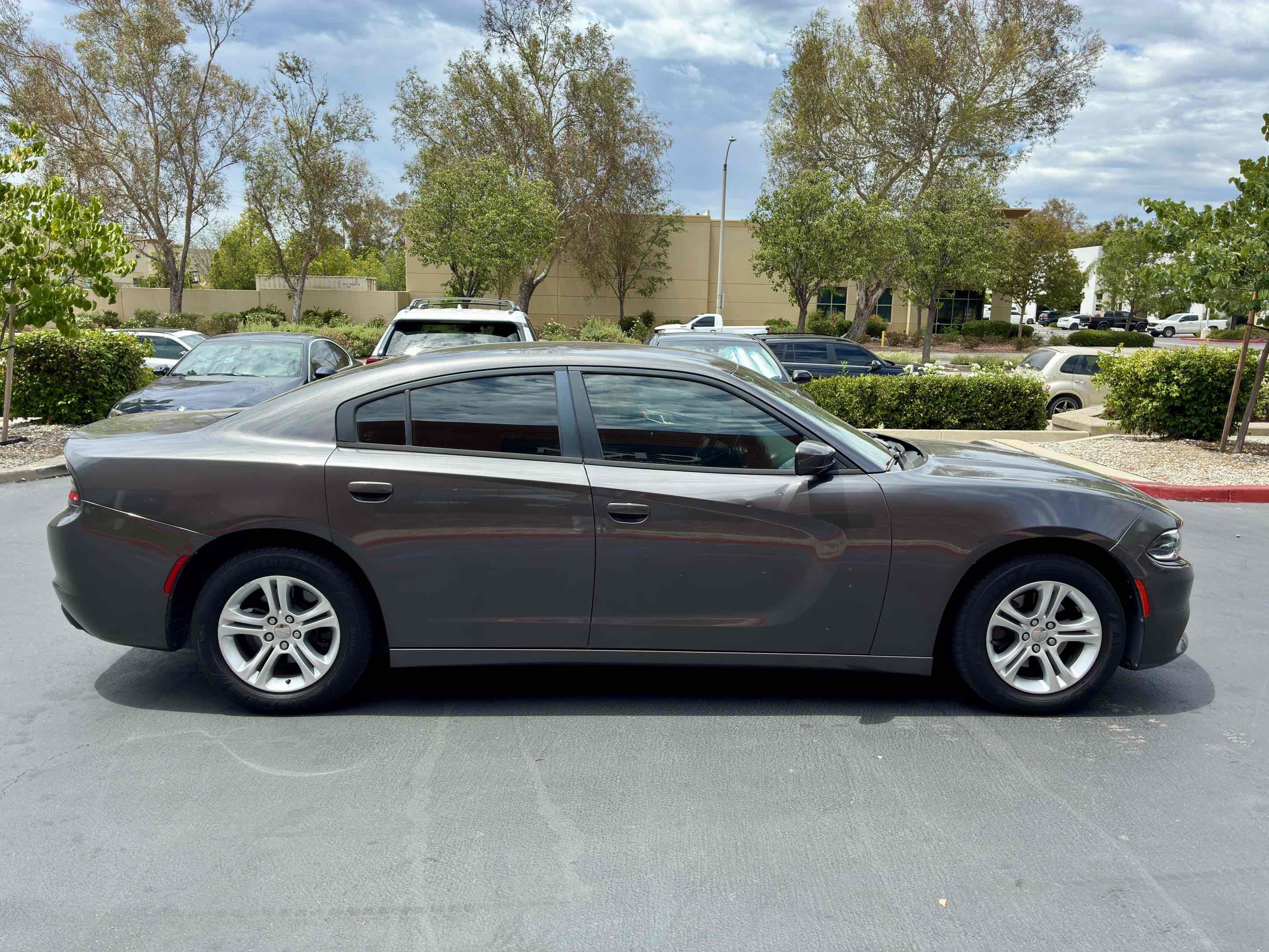 Used 2015 Dodge Charger SE RWD image 7