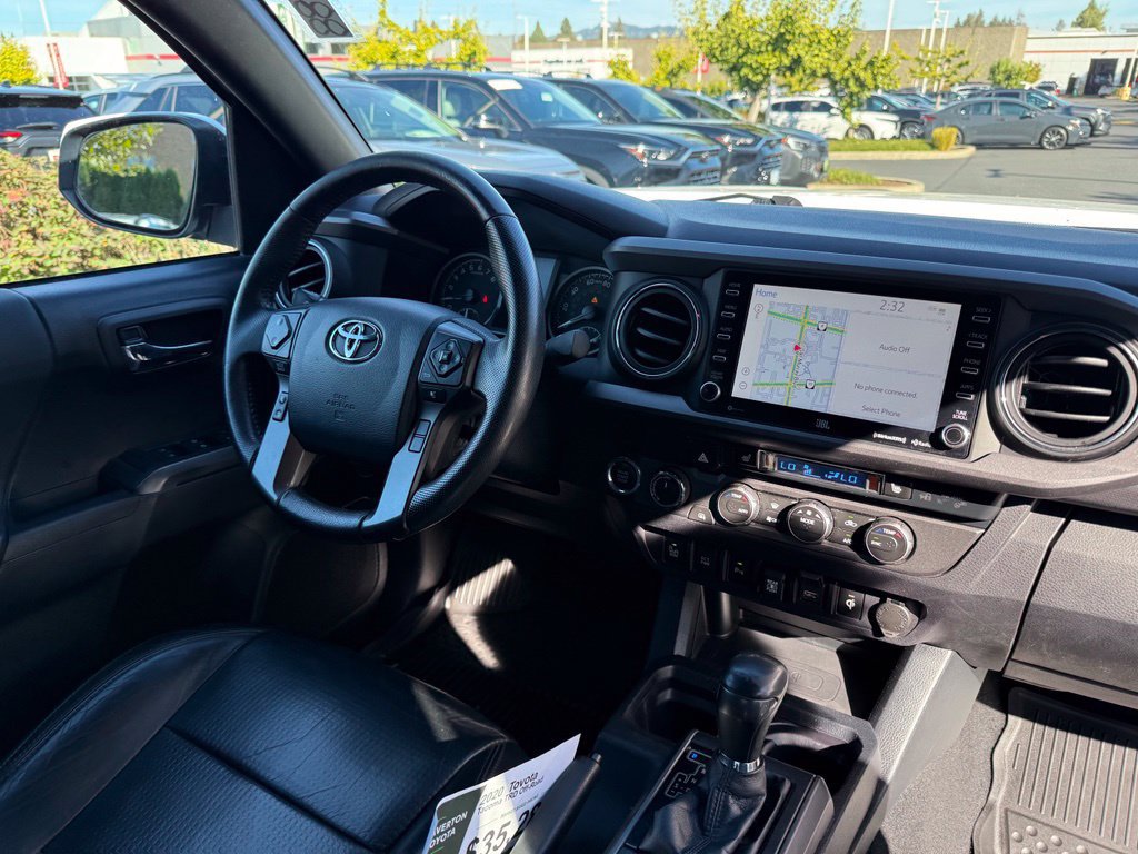 Used 2020 Toyota Tacoma TRD Off-Road w/ TRD Premium Off Road Package AWD/4WD image 21