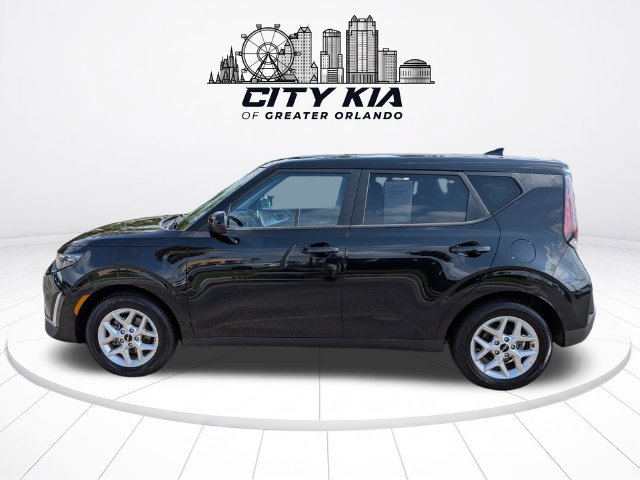 Certified 2025 Kia Soul LX w/ LX Technology Package FWD image 3