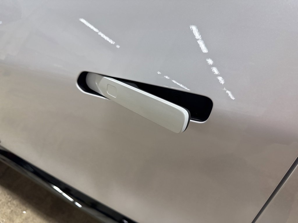 New 2025 Chevrolet Equinox EV RS w/ Convenience Package II image 13