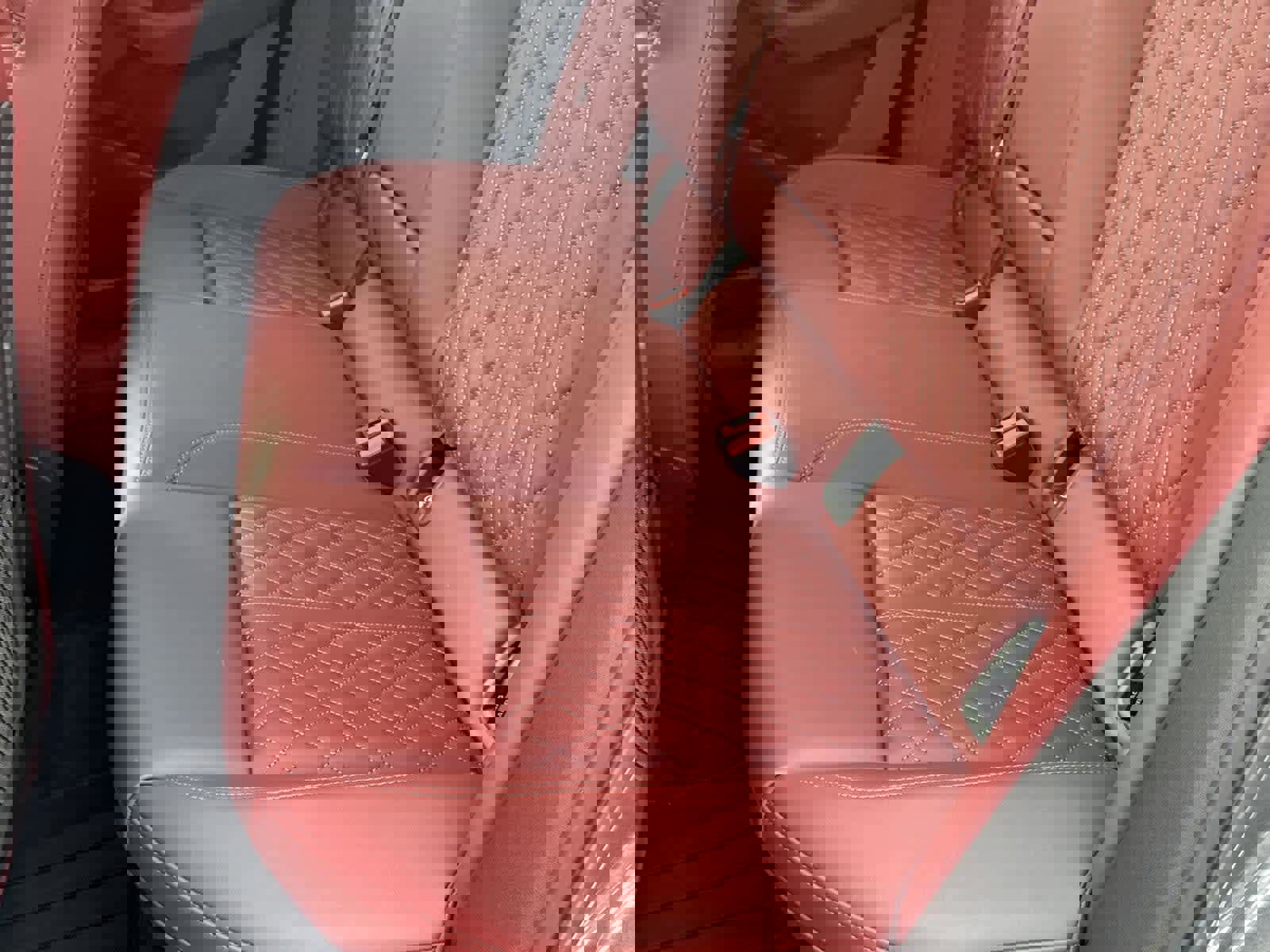 Used 2025 Audi SQ6 e-tron Premium Plus w/ Premium Plus image 14