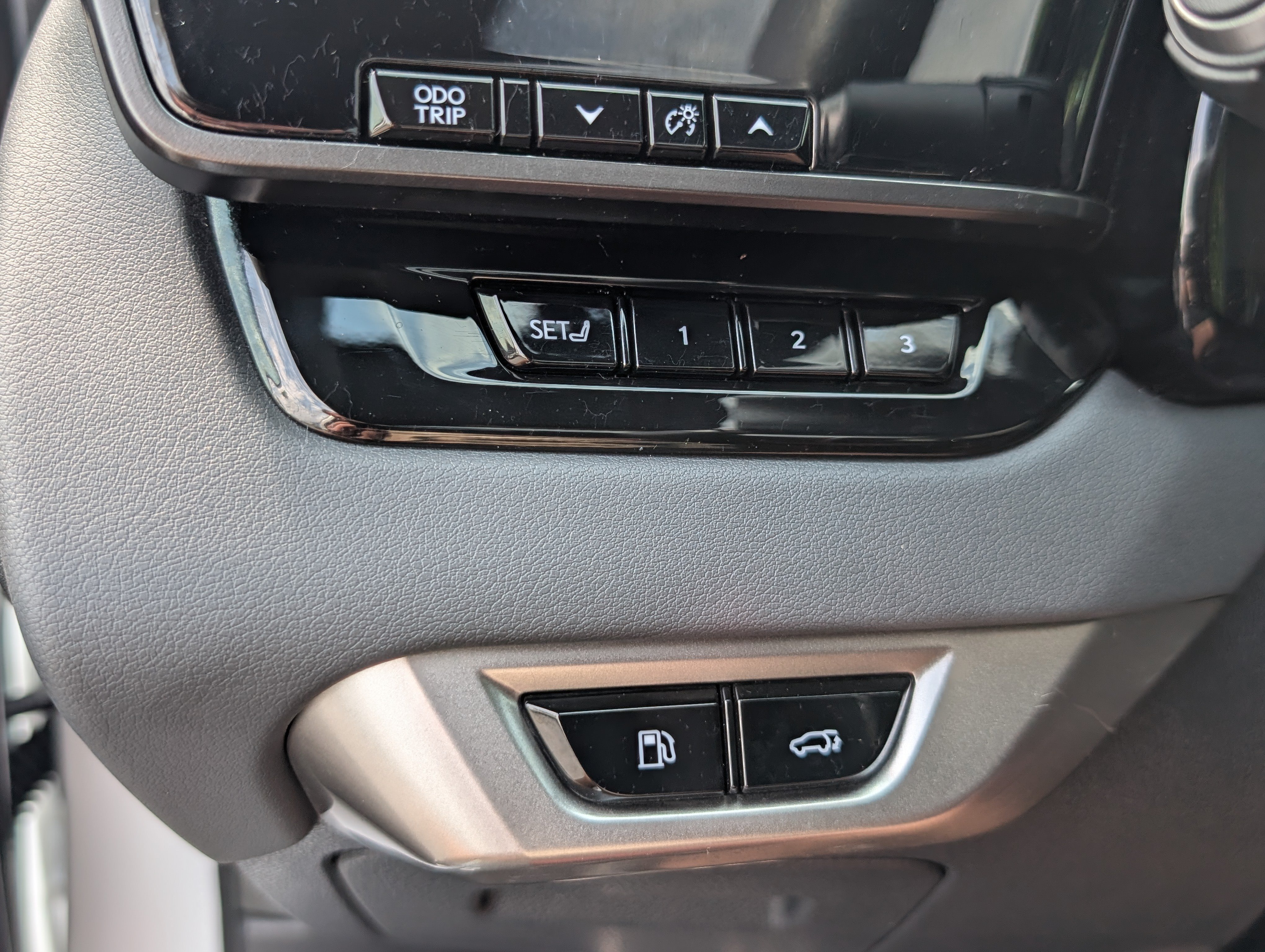 Used 2024 Lexus RX 500h F Sport w/ Convenience Package AWD/4WD image 25