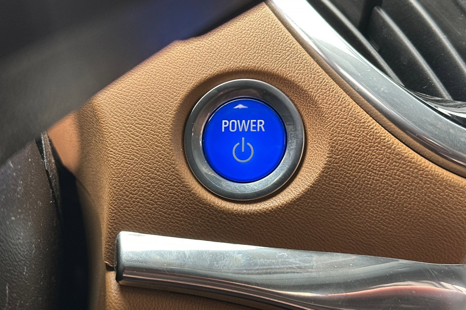 Used 2017 Chevrolet Volt Premier w/ Driver Confidence II Package image 32