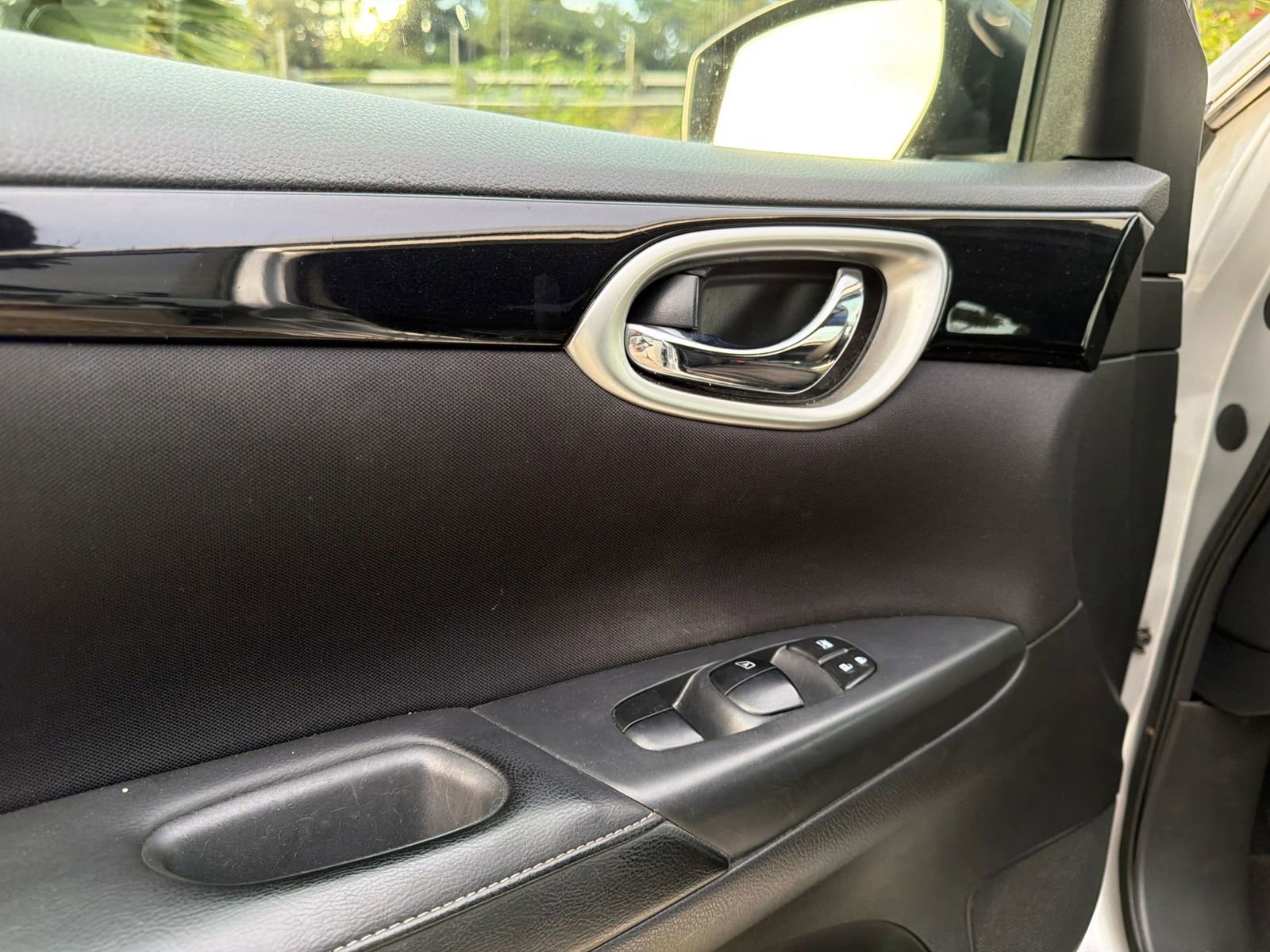 Used 2017 Nissan Sentra SV image 9