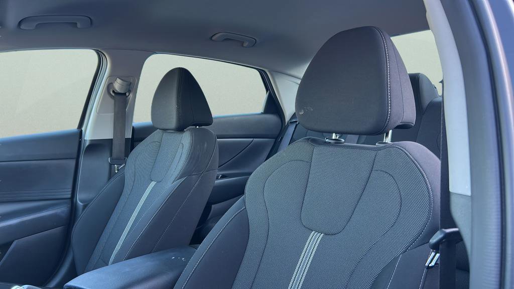 Certified 2025 Hyundai Elantra SE image 13
