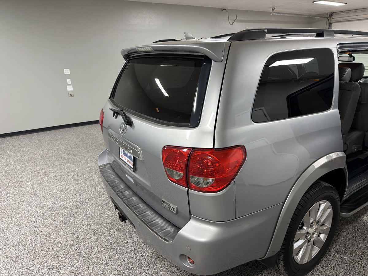 Used 2010 Toyota Sequoia Platinum RWD image 35