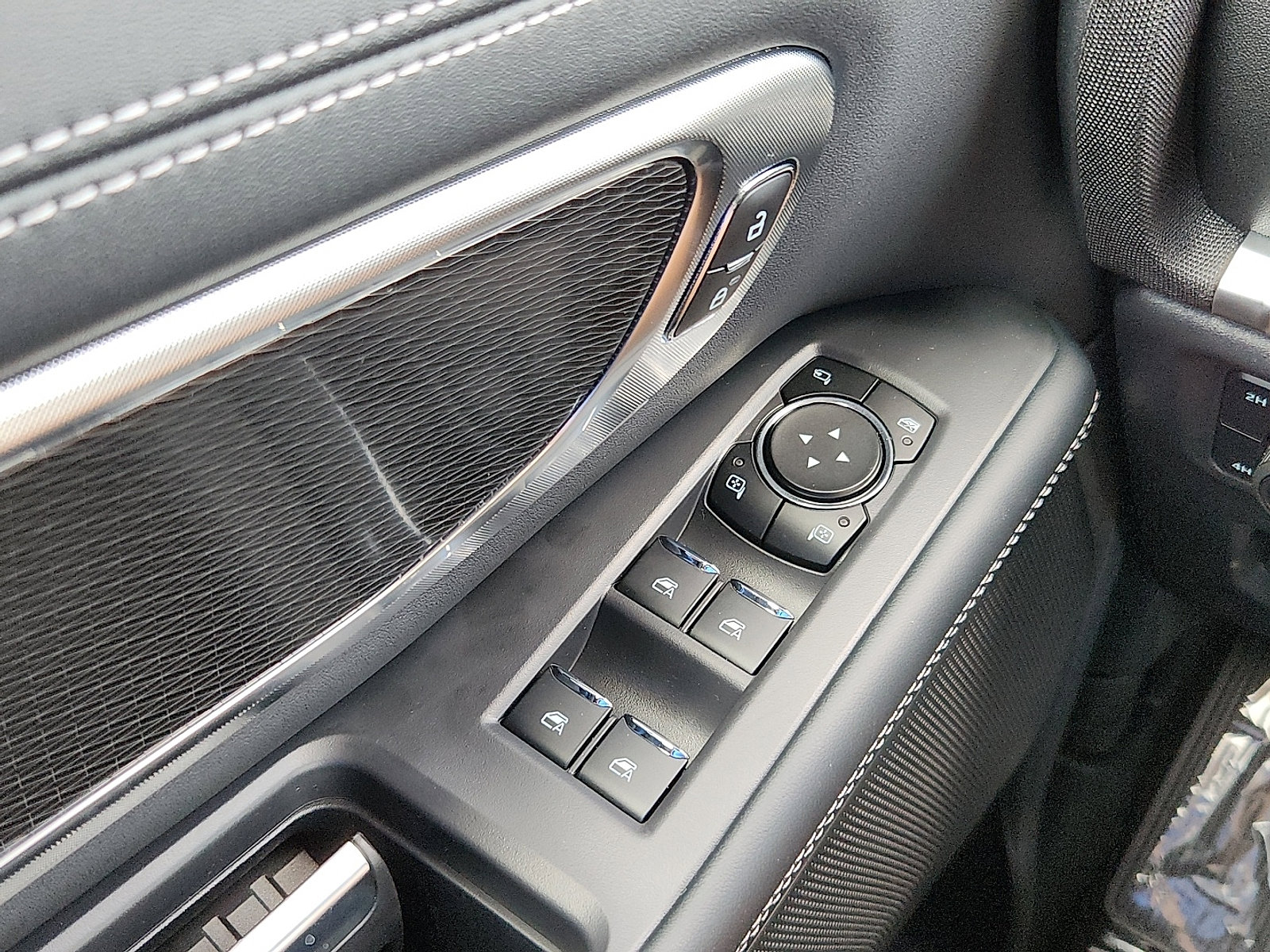 New 2025 Ford Expedition Platinum w/ Stealth Performance Package image 19