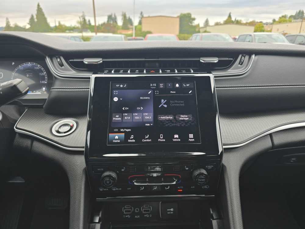 Used 2024 Jeep Grand Cherokee L Laredo w/ Luxury Tech Group I image 12